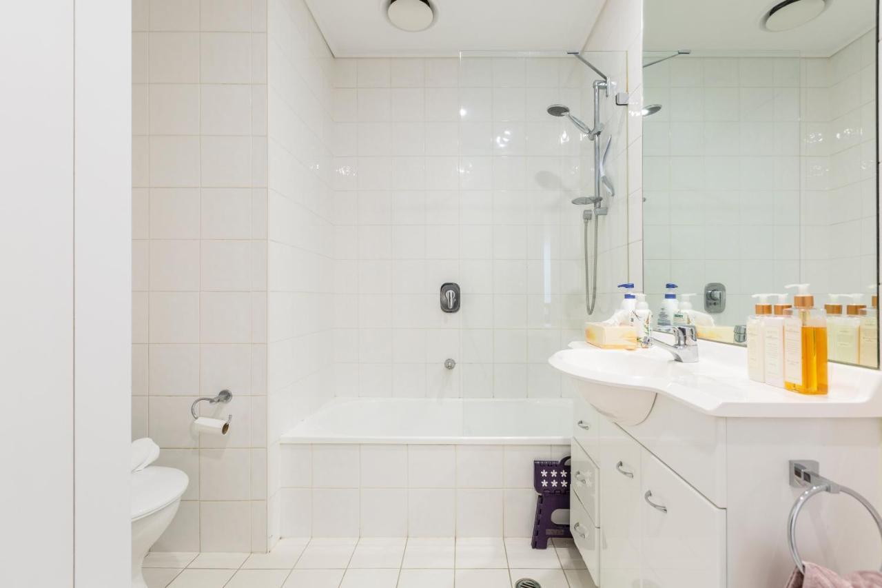 ☆Of Southbank☆Light Filled Apartment☆Huge Private Terrace With City Views☆Parking☆Pool☆Gym☆Wifi Melbourne Exteriör bild