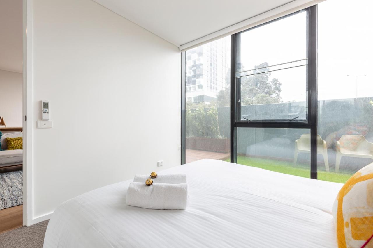 ☆Of Southbank☆Light Filled Apartment☆Huge Private Terrace With City Views☆Parking☆Pool☆Gym☆Wifi Melbourne Exteriör bild