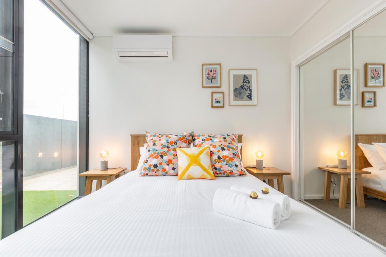 ☆Of Southbank☆Light Filled Apartment☆Huge Private Terrace With City Views☆Parking☆Pool☆Gym☆Wifi Melbourne Exteriör bild