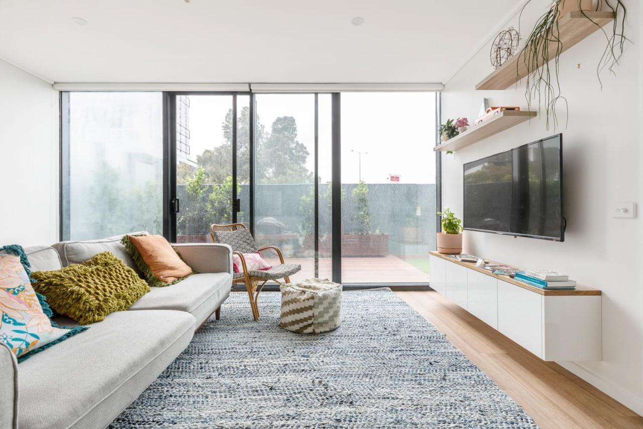 ☆Of Southbank☆Light Filled Apartment☆Huge Private Terrace With City Views☆Parking☆Pool☆Gym☆Wifi Melbourne Exteriör bild